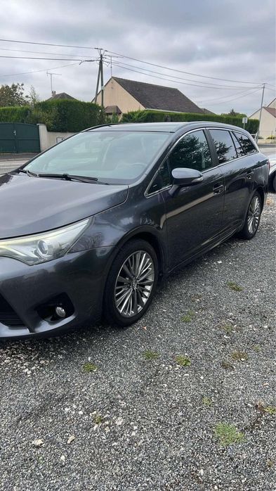 Toyota Avensis 2015