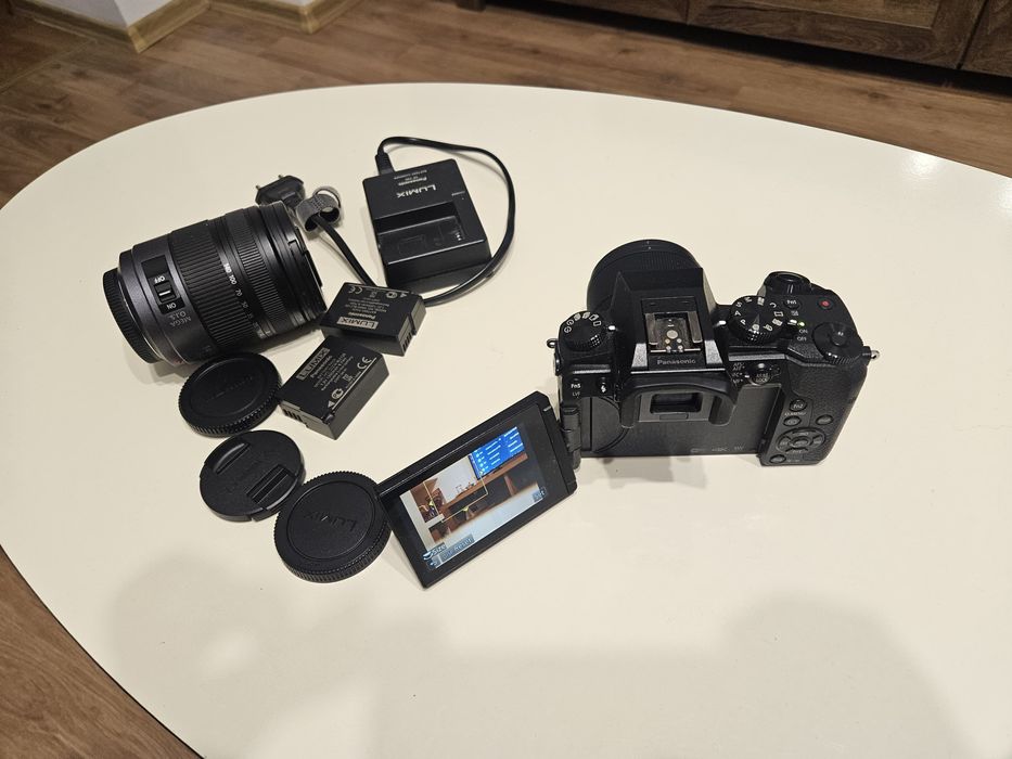 Panasonic Lumix G7 IMPECABIL  3 baterii obiective