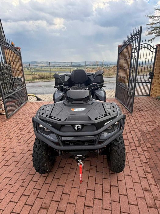 vand Can-Am Outlander 1000R –