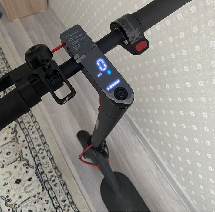 Продам самокат xiaomi pro