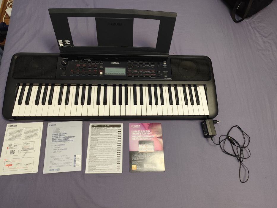 Claviatura electronică yamaha psr e383 nou  nouță