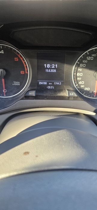 Audi a4 b8 2.0 tdi 143 к.с 6 ск.