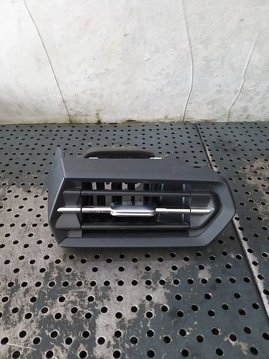 Grila ventilatie bord stanga audi a3 8y 8y1820901a