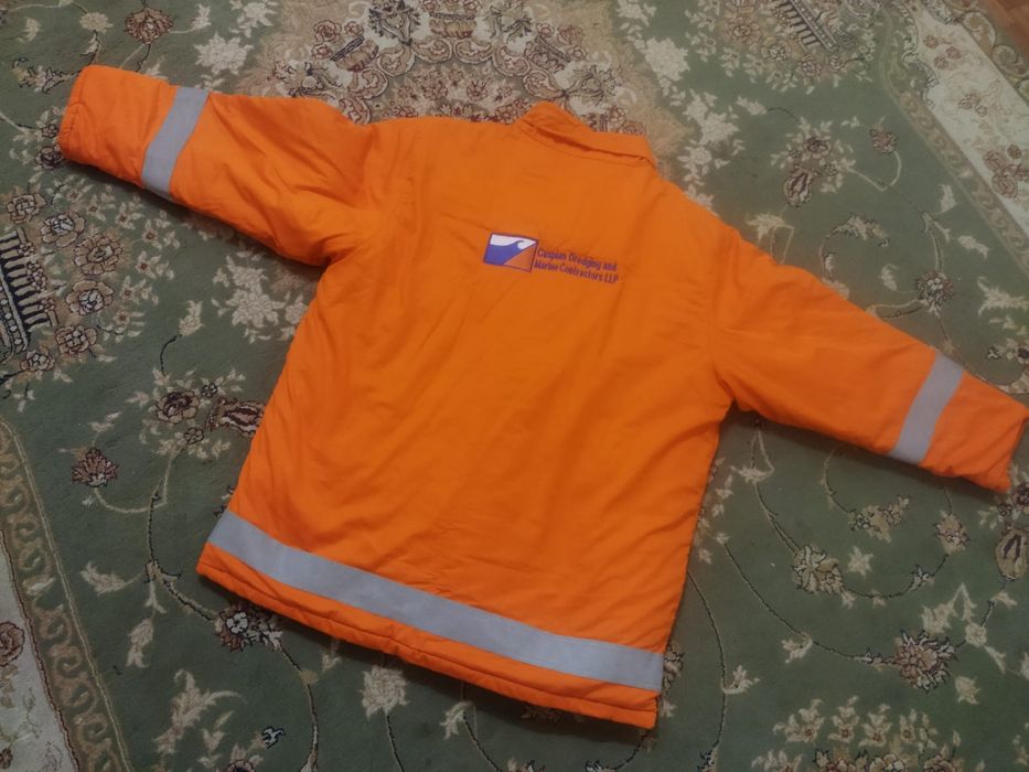 Продам спец одежды зимные