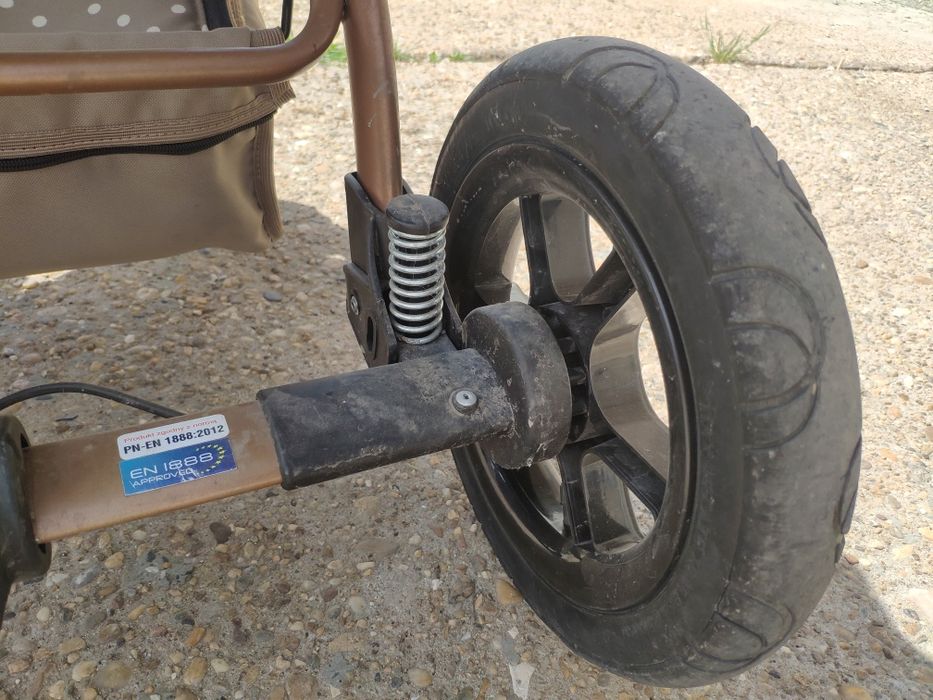 Количка Tutek Tambero удобна и комфортна, летен и зимен кош