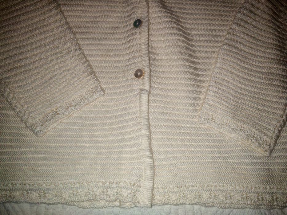 Cardigan varsta 6ani,116 cm purtat o data de culoare crem