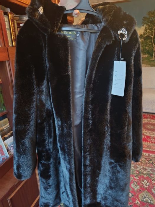 Женская зимняя шуба