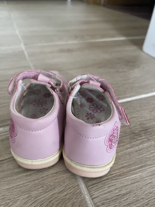 Sandale fetite marimea 25