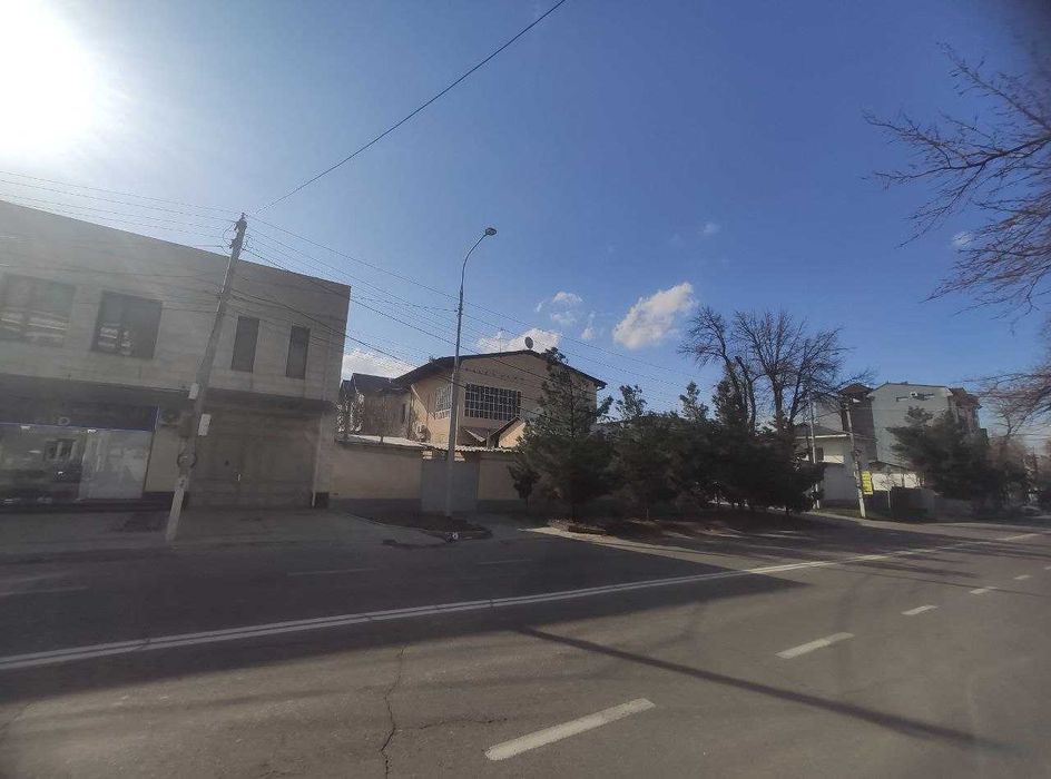 Продаётся участок в Яккасарайском районе, Ракат махалля первая линия.