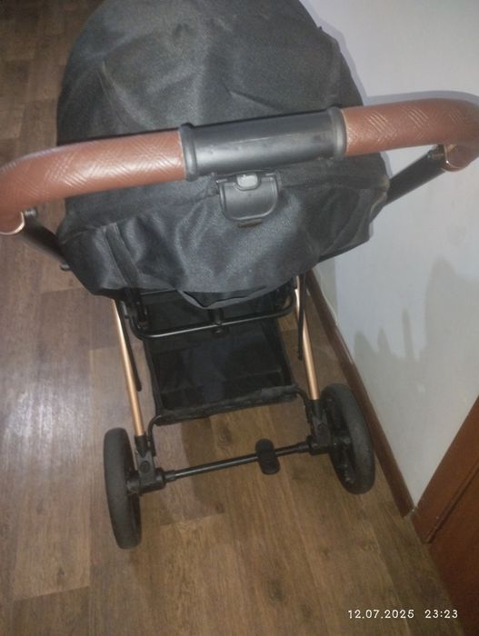 Продам коляску новую