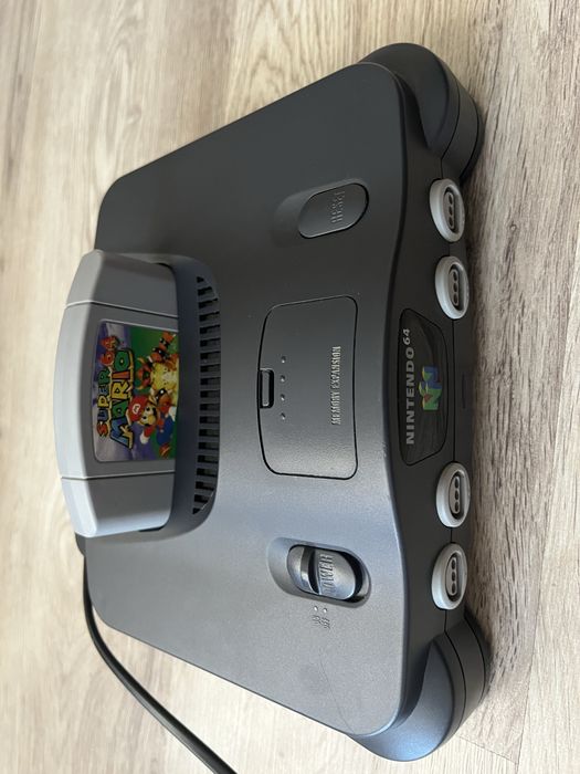 Nintendo 64 + 2 jocuri Gherla • OLX.ro