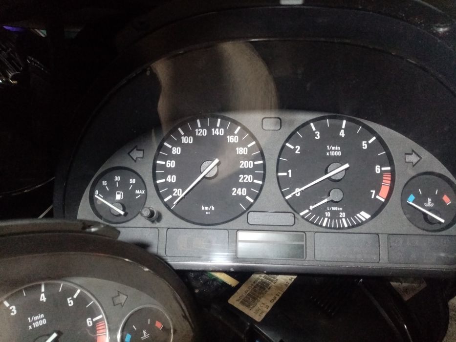 Щитки приборов на BMW Е39 из Германии