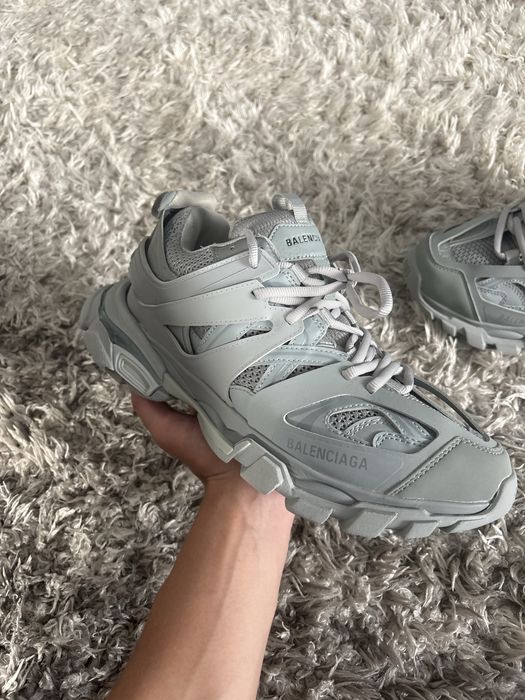 Balenciaga track