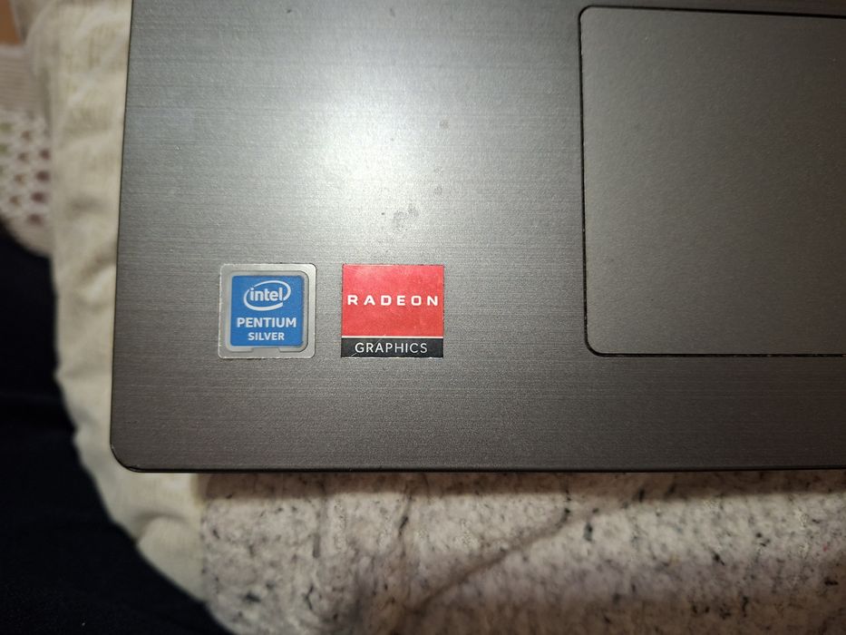 Лаптоп Lenovo ideapad 330 цял за части