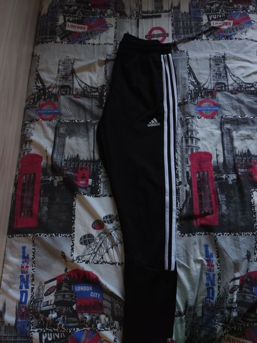 Продавам Adidas долнище