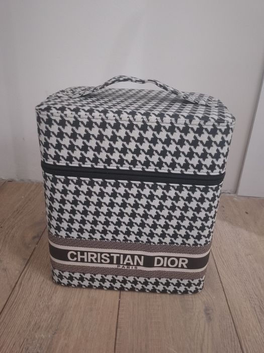 косметическая сумка Christian Dior paris