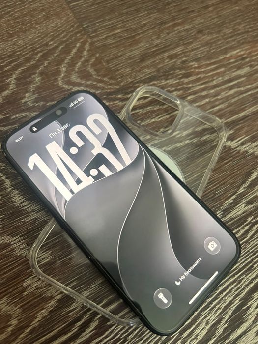 iPhone 15 Black.
