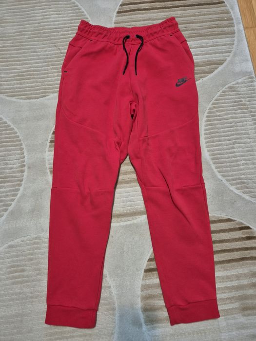 Vand Nike tech fleece rosu, XL , 158-170cm