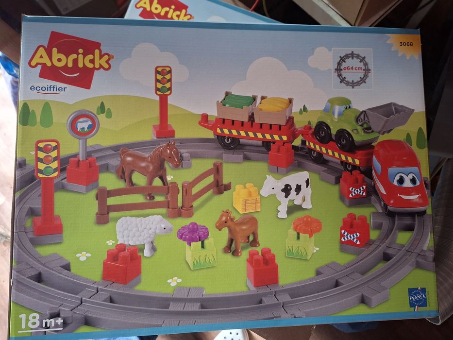 Jucarii cuburi Abrick Franta, noi la cutie