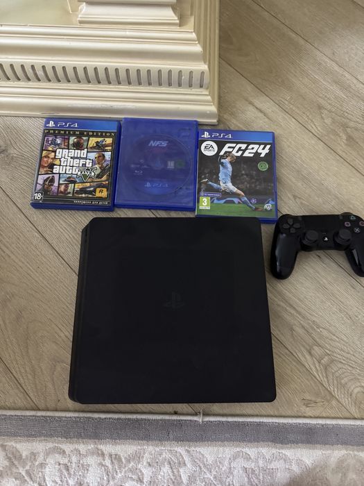 Ps4 с играми и джойстиком