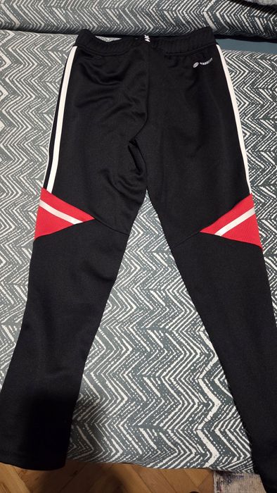 Оригинален детски анцуг Adidas Messi – нов (ръст 140)