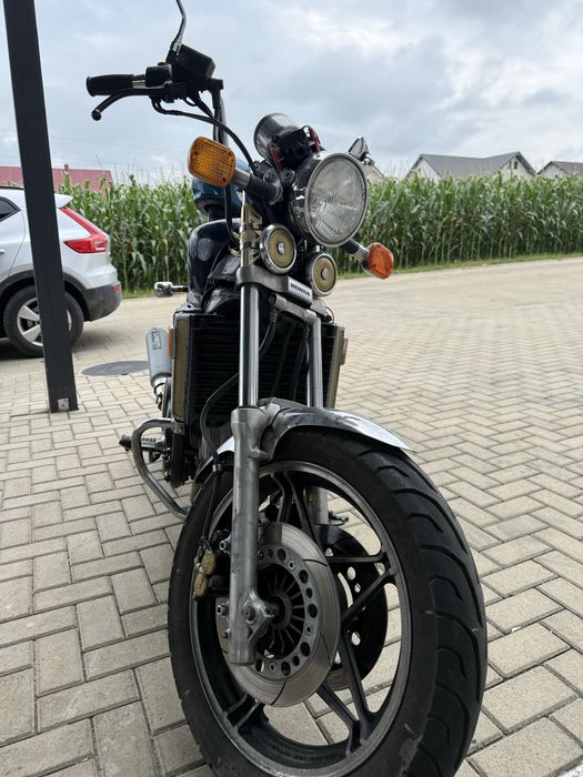 HONDA VF 750 CUSTOM stare foarte bună, înmatriculat.