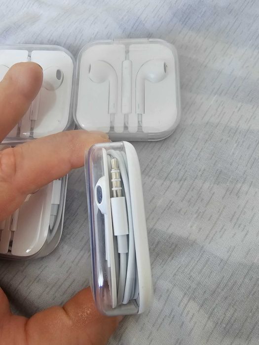Слушалки за смартфон или таблет Apple