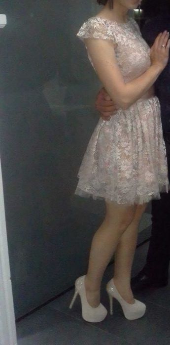 Rochie seara sau zi eleganta din dantela culoare nude