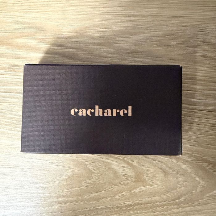 Papion negru de mătase, Cacharel, aproape nou
