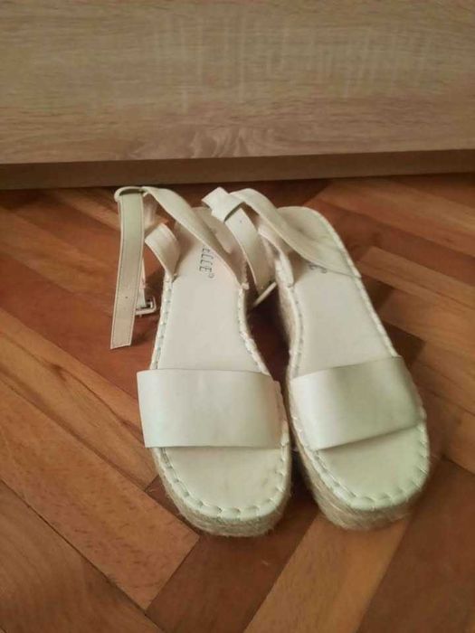 Сандали на платформа 39ти номер