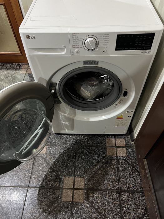 Пералня LG F2WV3S7S0E – 7 кг, Direct Drive, Steam+