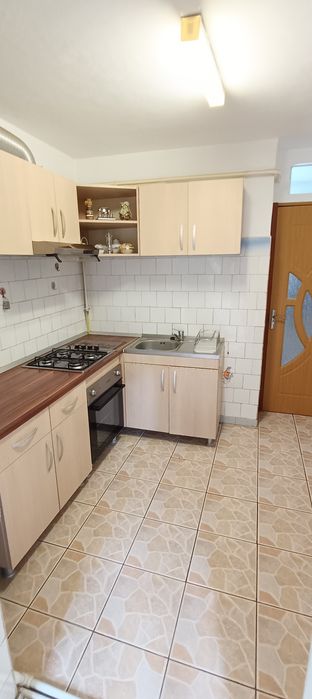 Închiriez apartament 3 camere, Cartier Călărași IV