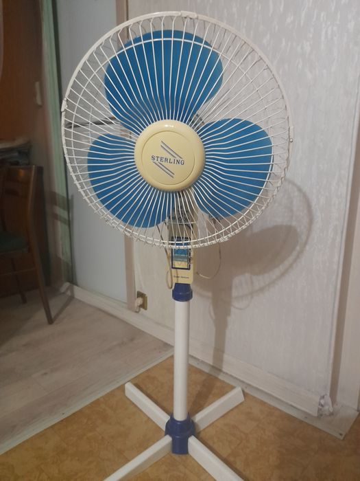 Продаю вентилятор на ножке.