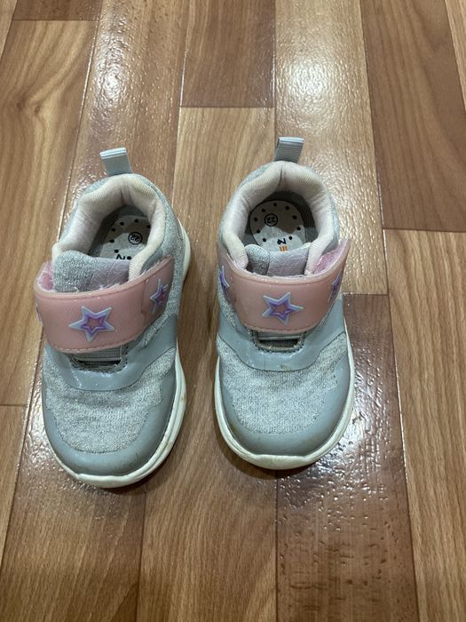 Детские кроссовки на девочку Дешево