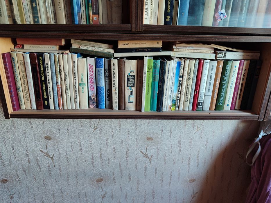 Продаю  разные книги