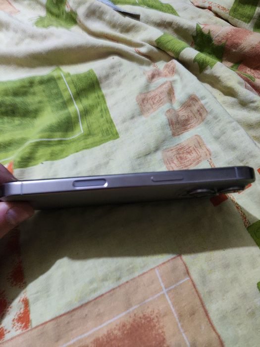 Продам Айфон 16 про