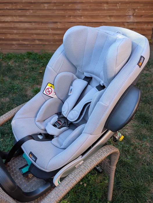 Scaun Auto BeSafe Stretch Mesh – Rear-Facing până la 7 Ani / 36 kg (Stare Excelentă)