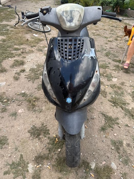 Vand scuter piaggeo 49 2 t, este defect.Nu are raci de la pedala și contactul.