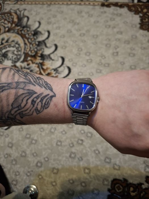 Продам часы срочно