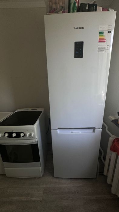 Продам холодильник . Самовывоз