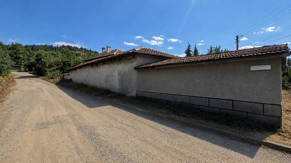 Продава се Къща в с. Елешница, Област София-област - 265 кв.м за 899 €/кв.м - Снимка #3
