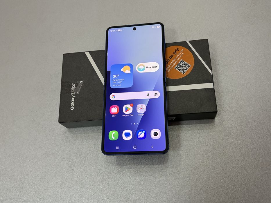 Samsung Galaxy Z Flip 7, 256 gb, 12 gb ram, Blue Shadow, la cutie