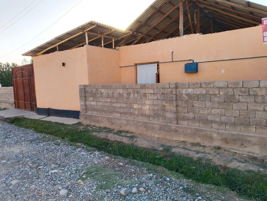 Уи сотилади 5 хонали