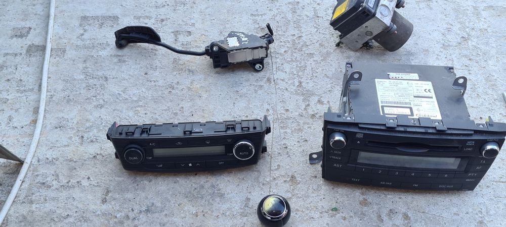 Radio cd,pedala acceleratie,pompă abs,Toyota Avensis t27