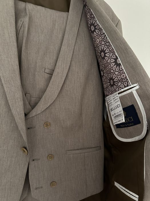 Продам костюм очень стильные