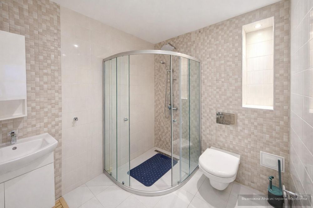 Тристаен апартамент под наем в Център