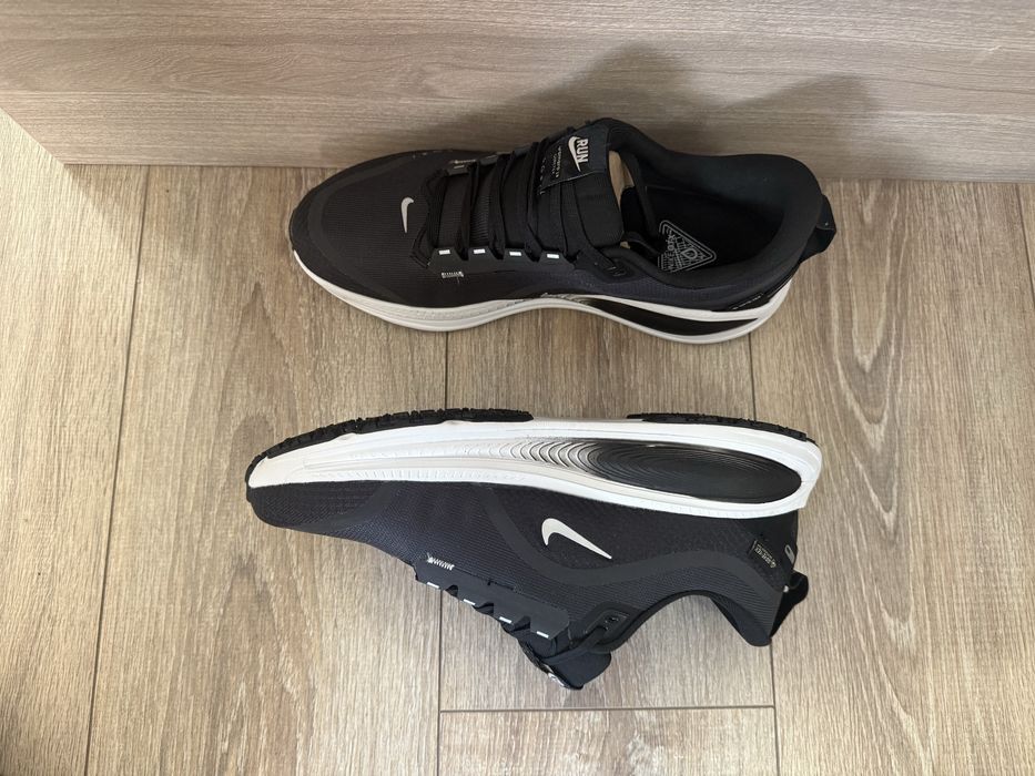 Nike Vomero Plus