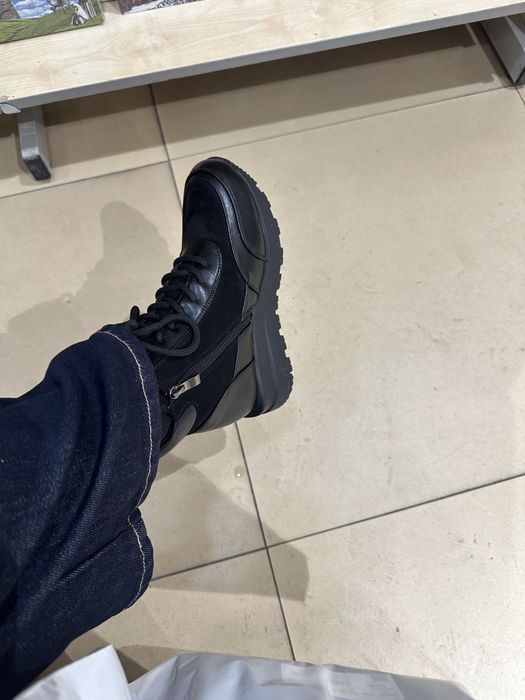 Продам ботинки зимние