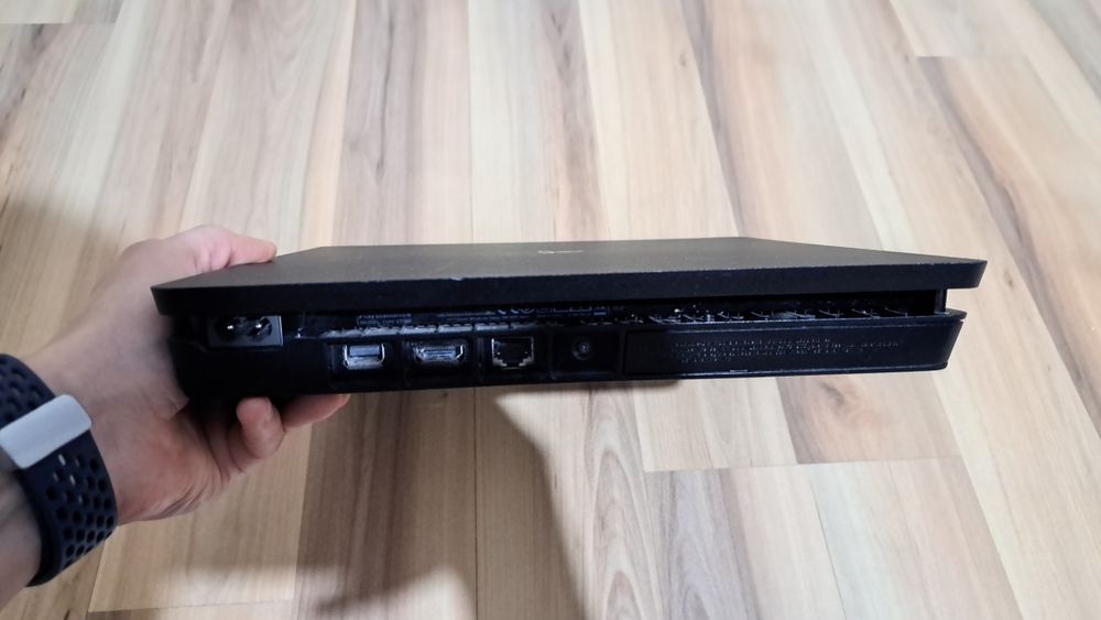 Продаётся PS 4 Slim 1Tb