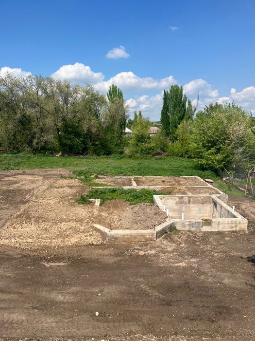 Продам участок в центре поселка